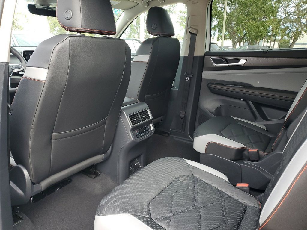 2025 Volkswagen Atlas 2.0T Peak Edition SE Tampa FL