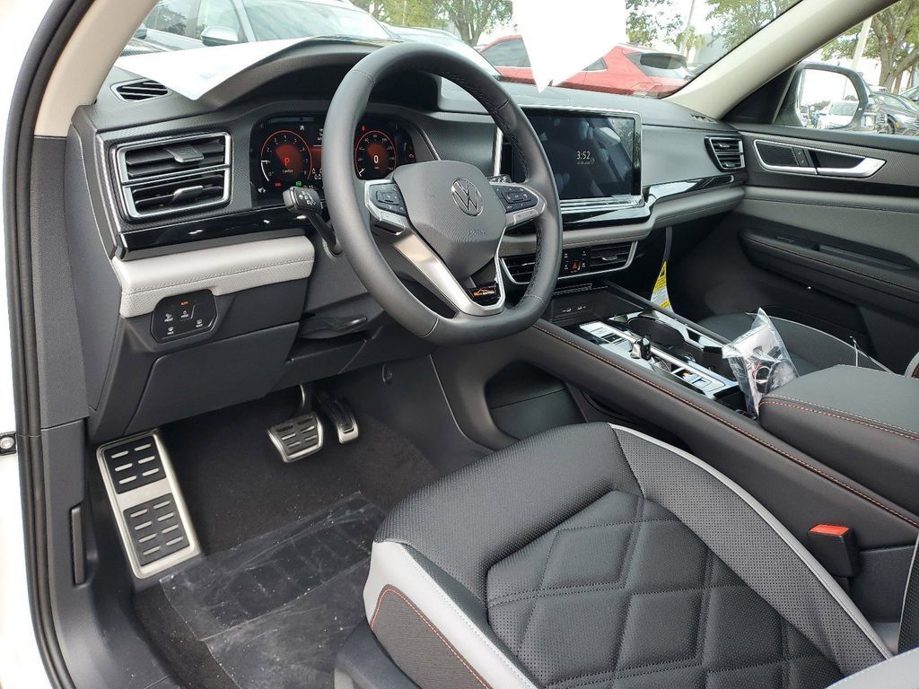 2025 Volkswagen Atlas 2.0T Peak Edition SE Tampa FL