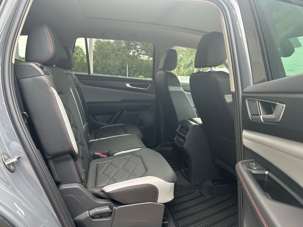 2025 Volkswagen Atlas 2.0T Peak Edition SE Tampa FL