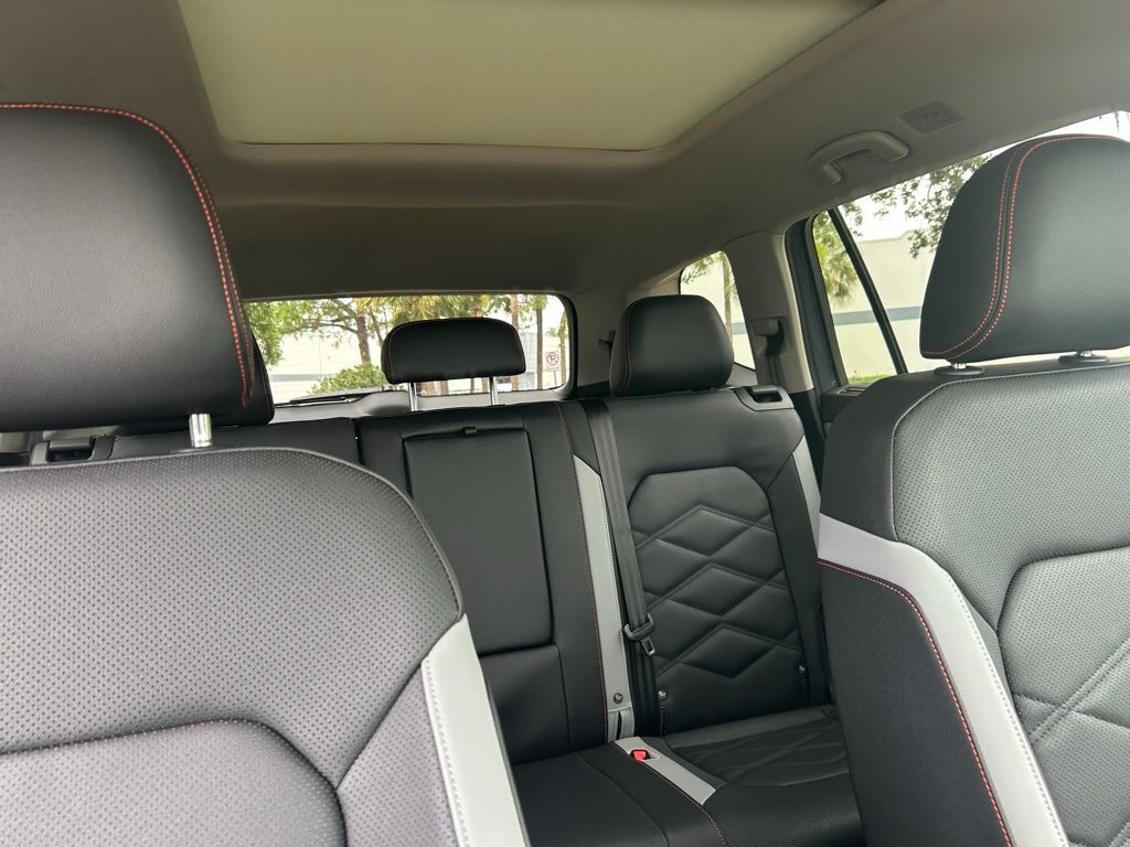 2025 Volkswagen Atlas 2.0T Peak Edition SE Tampa FL