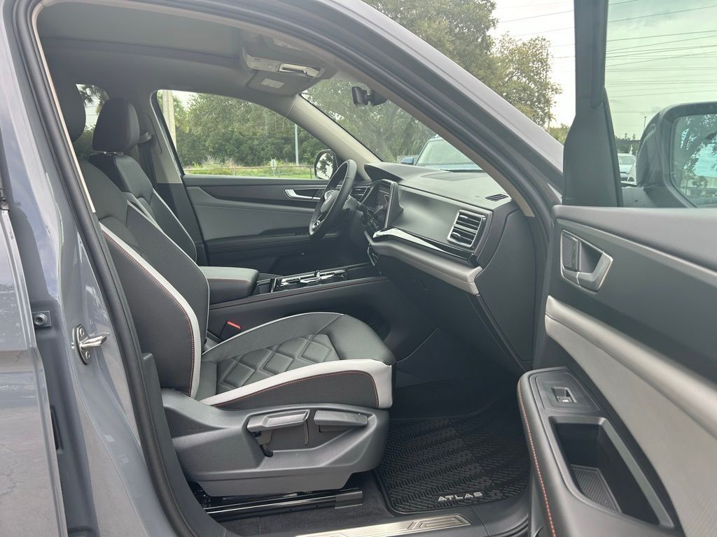 2025 Volkswagen Atlas 2.0T Peak Edition SE Tampa FL