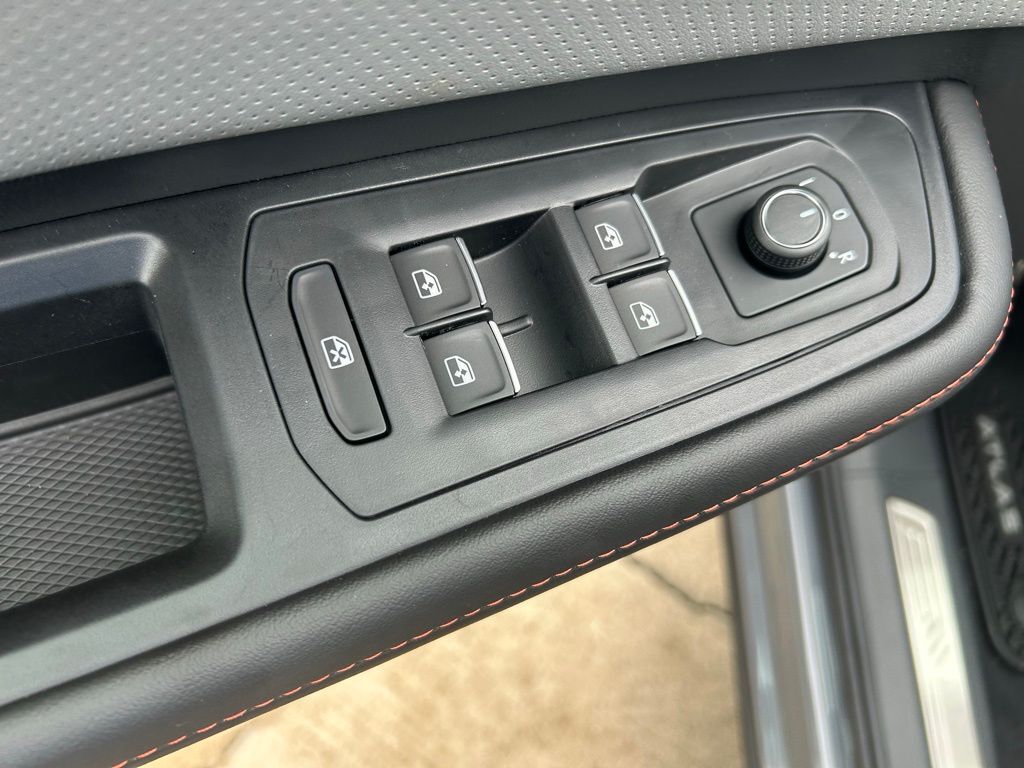 2025 Volkswagen Atlas 2.0T Peak Edition SE Tampa FL