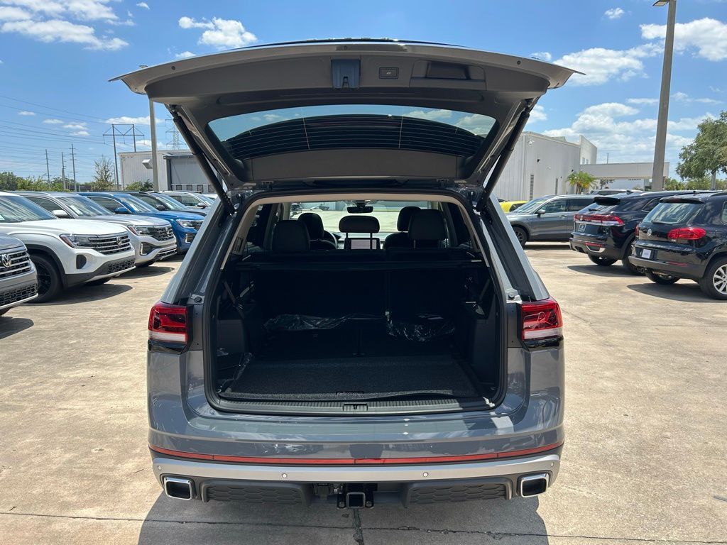 2025 Volkswagen Atlas 2.0T Peak Edition SE Tampa FL