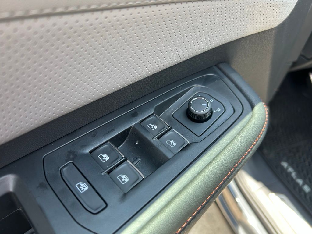 2025 Volkswagen Atlas 2.0T Peak Edition SE Tampa FL