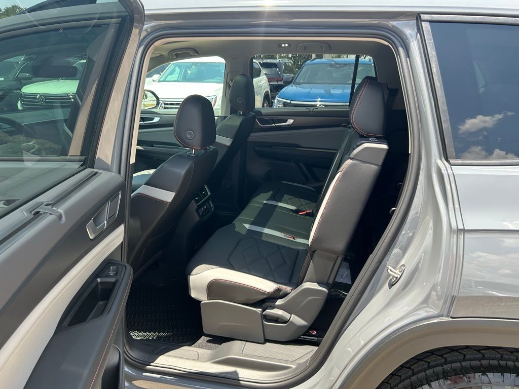 2025 Volkswagen Atlas 2.0T Peak Edition SE Tampa FL