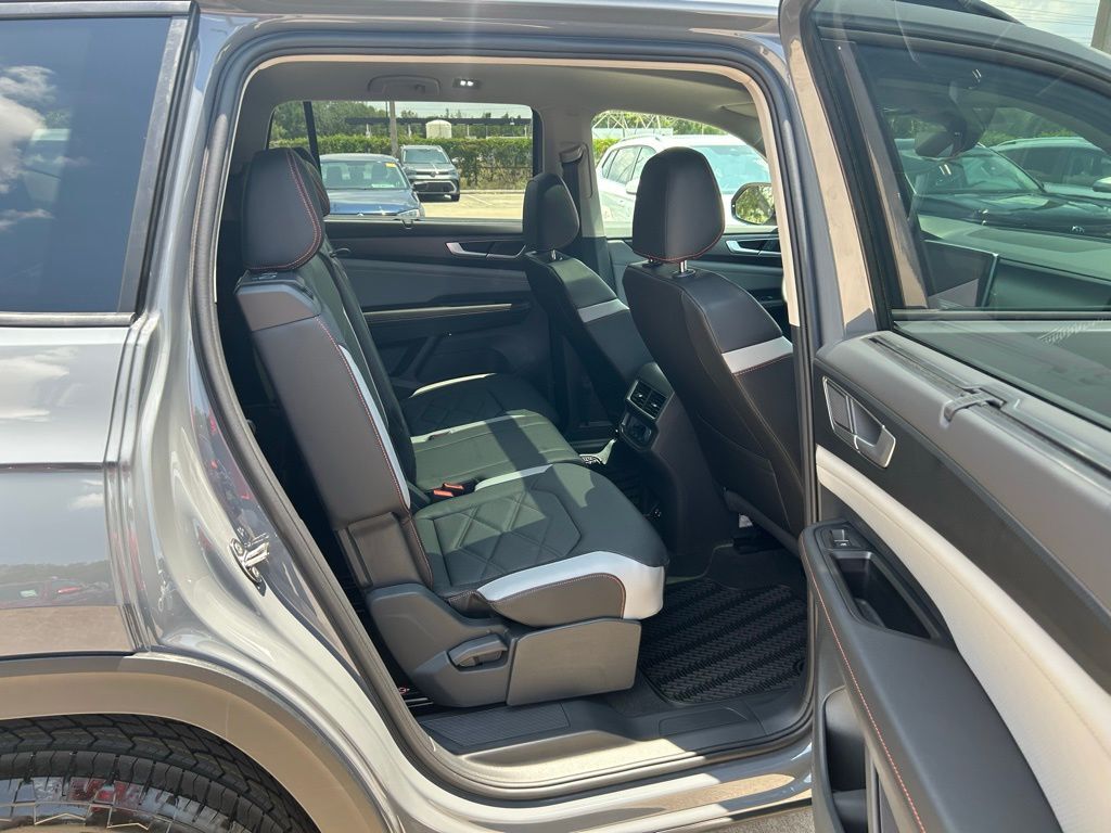 2025 Volkswagen Atlas 2.0T Peak Edition SE Tampa FL