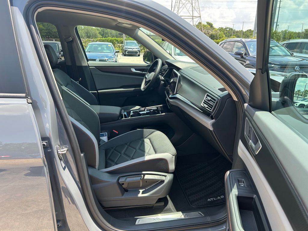 2025 Volkswagen Atlas 2.0T Peak Edition SE Tampa FL