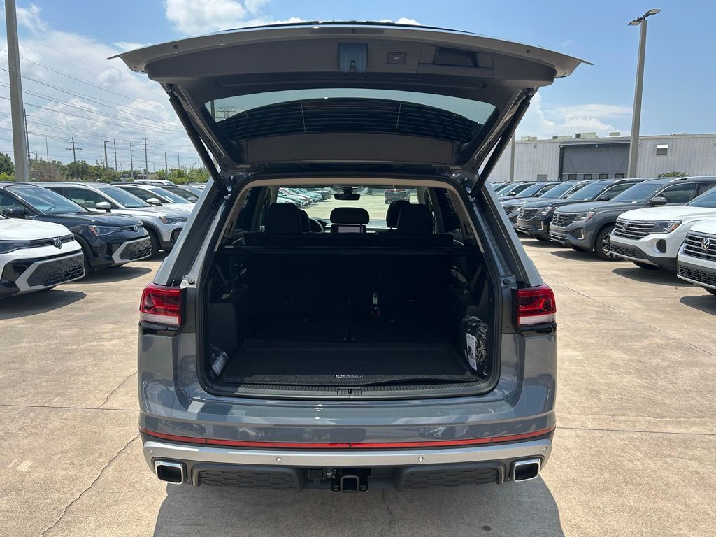 2025 Volkswagen Atlas 2.0T Peak Edition SE Tampa FL