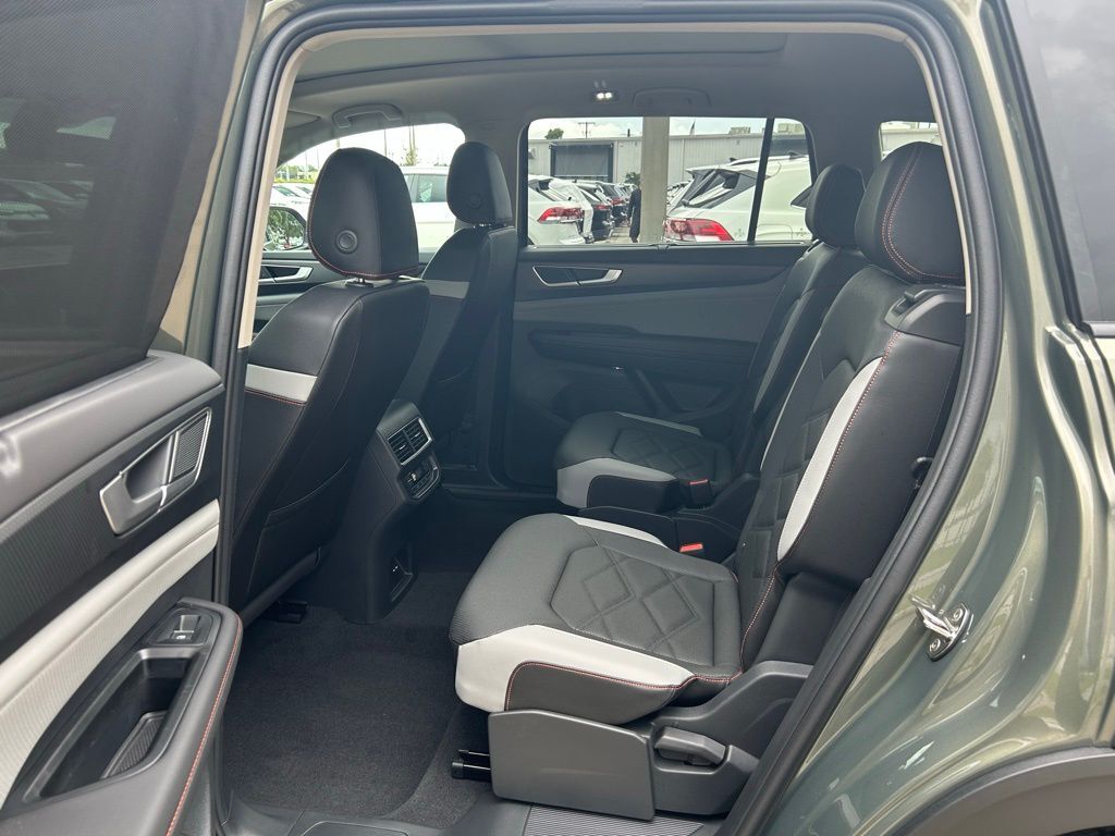 2025 Volkswagen Atlas 2.0T Peak Edition SE Tampa FL