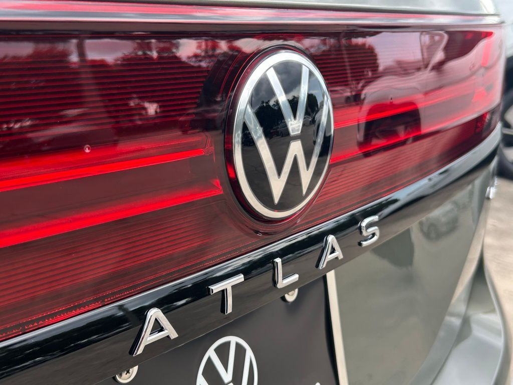 2025 Volkswagen Atlas 2.0T Peak Edition SE Tampa FL