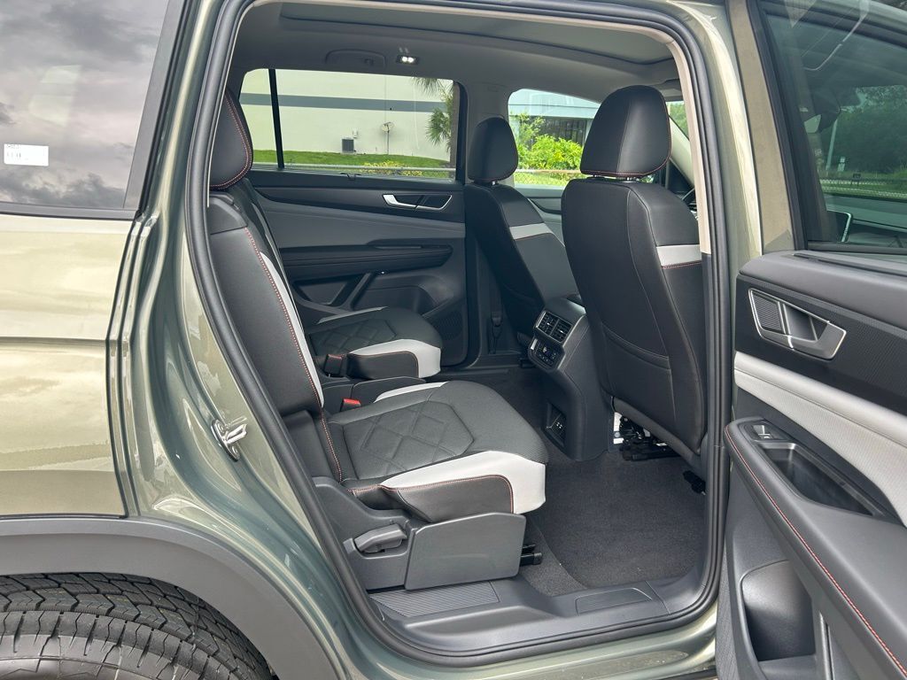 2025 Volkswagen Atlas 2.0T Peak Edition SE Tampa FL