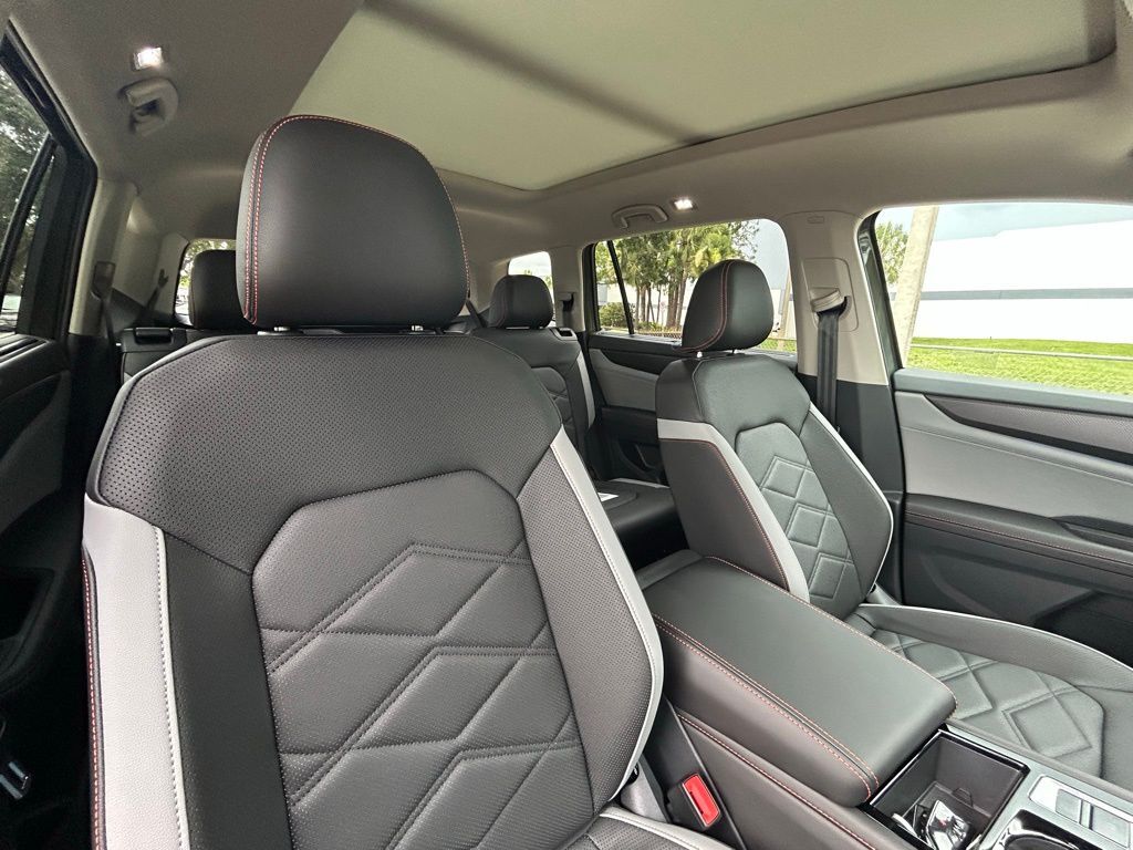 2025 Volkswagen Atlas 2.0T Peak Edition SE Tampa FL