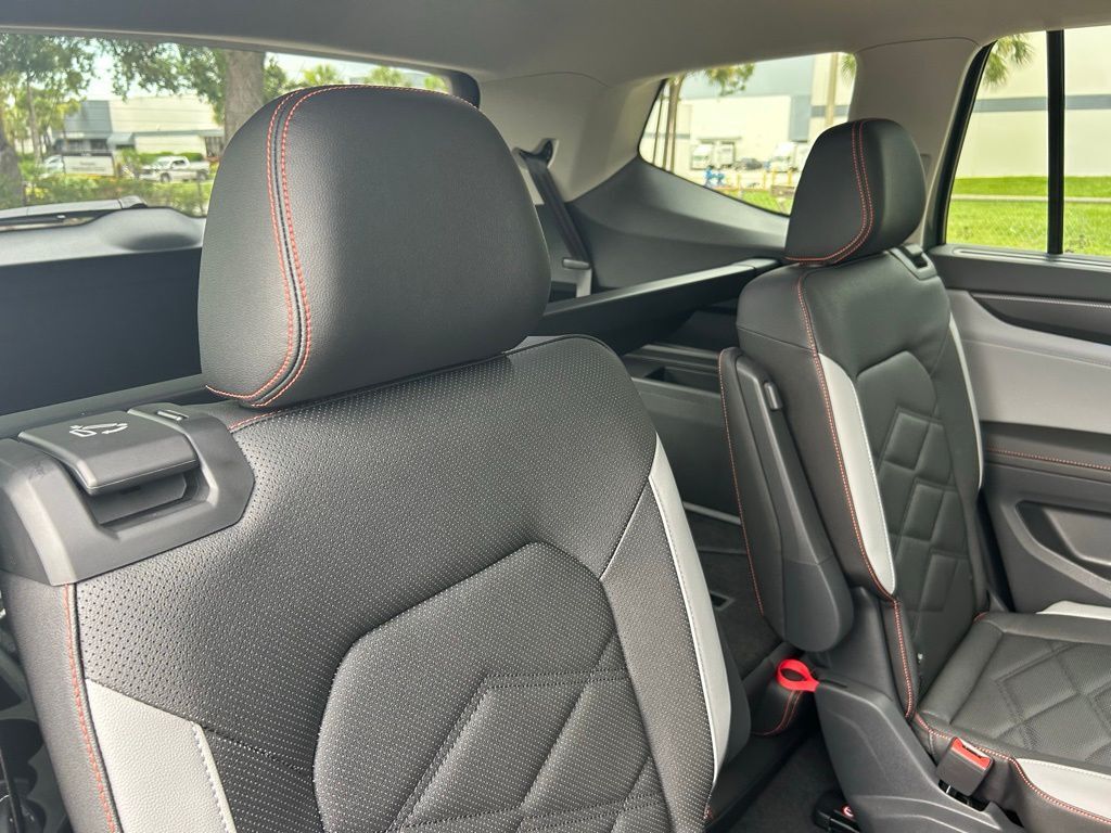 2025 Volkswagen Atlas 2.0T Peak Edition SE Tampa FL