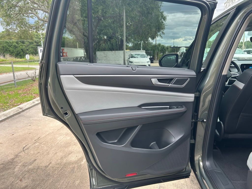 2025 Volkswagen Atlas 2.0T Peak Edition SE Tampa FL