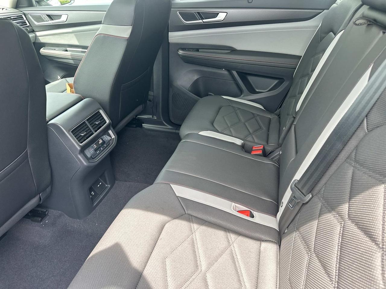 2025 Volkswagen Atlas 2.0T Peak Edition Woodbridge VA