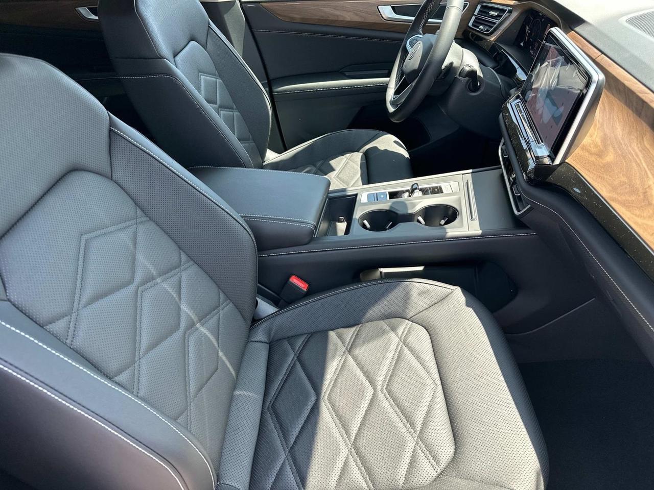2025 Volkswagen Atlas 2.0T SE Woodbridge VA