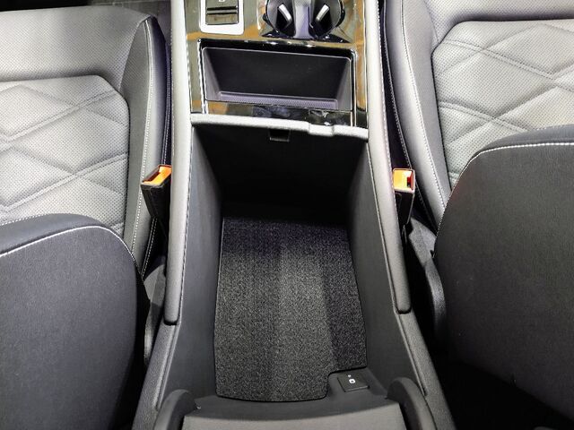 2025 Volkswagen Atlas 2.0T SE w/Technology Oshkosh WI