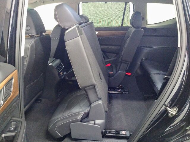 2025 Volkswagen Atlas 2.0T SE w/Technology Oshkosh WI