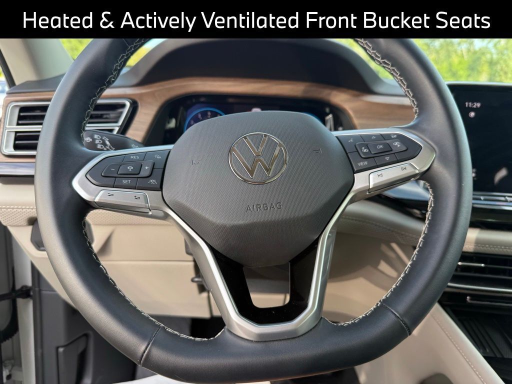 2025 Volkswagen Atlas 2.0T SE w/Technology