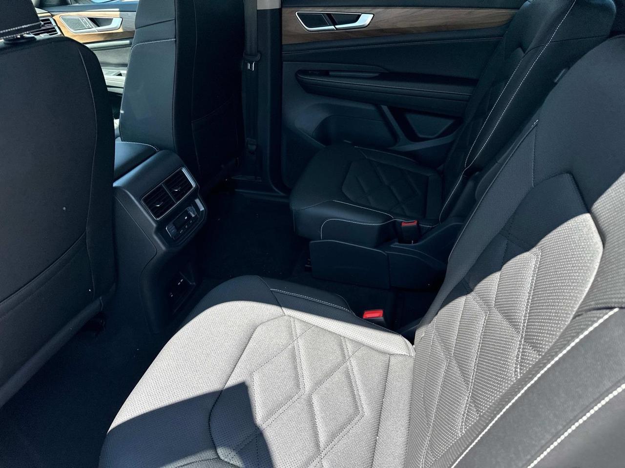 2025 Volkswagen Atlas 2.0T SE w/Technology Woodbridge VA