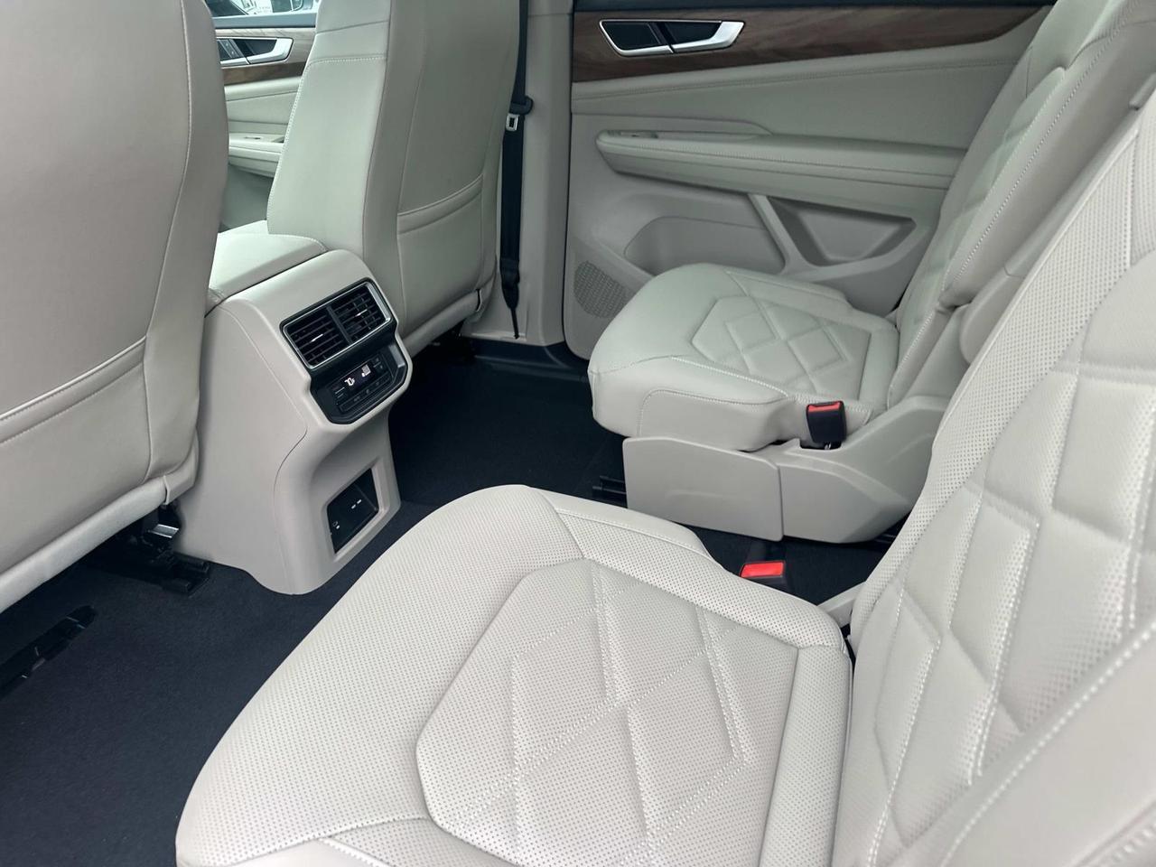 2025 Volkswagen Atlas 2.0T SE w/Technology Woodbridge VA