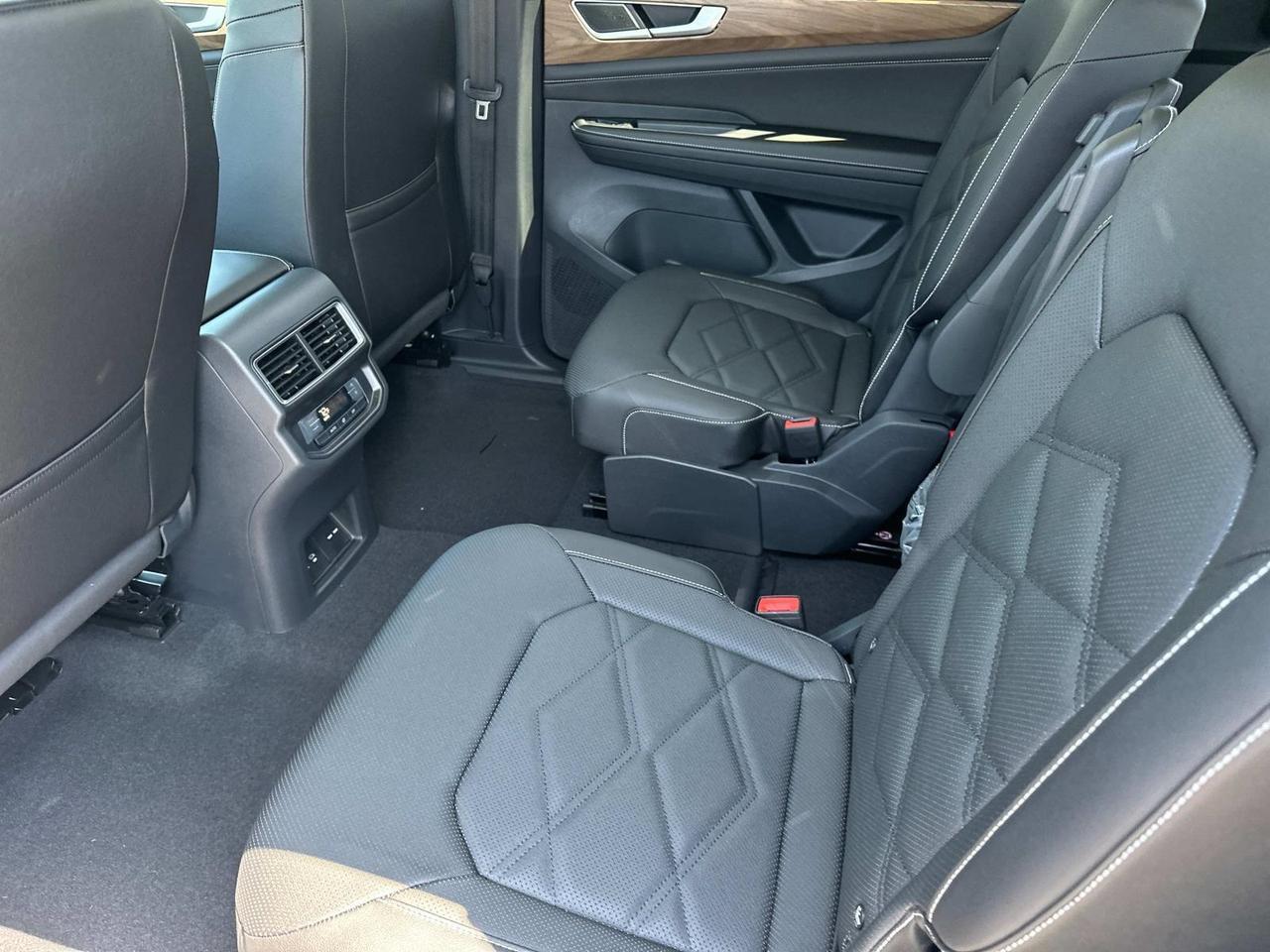 2025 Volkswagen Atlas 2.0T SE w/Technology Woodbridge VA
