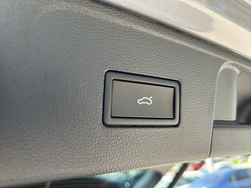 2025 Volkswagen Atlas 2.0T SE w/Technology Tampa FL