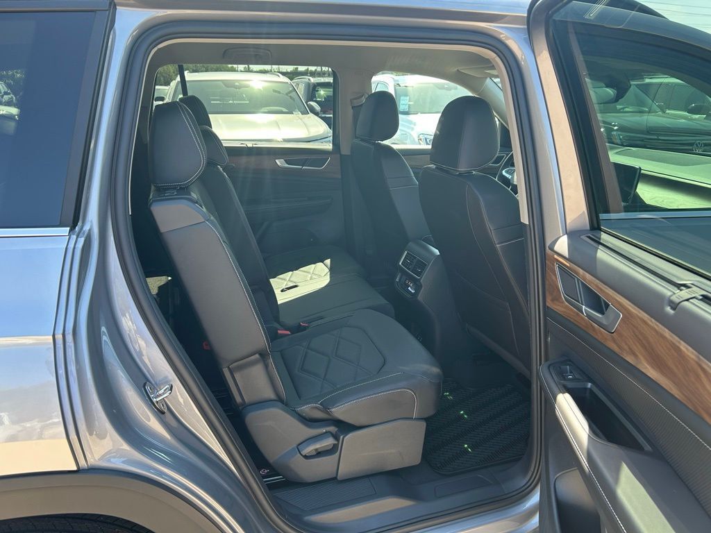 2025 Volkswagen Atlas 2.0T SE w/Technology Tampa FL