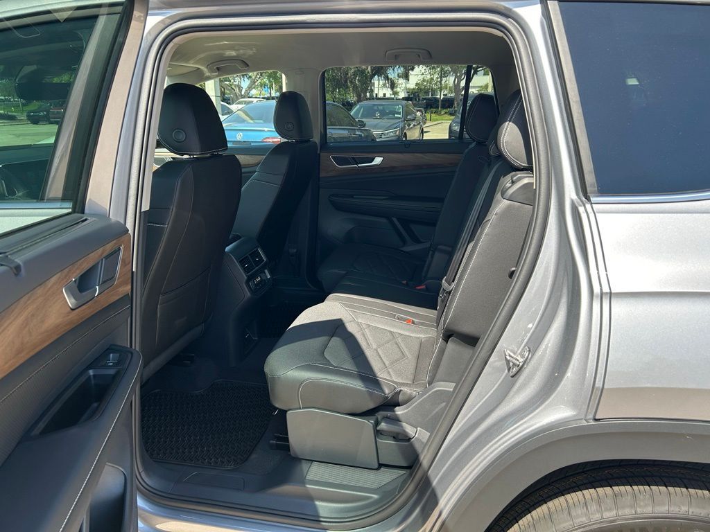 2025 Volkswagen Atlas 2.0T SE w/Technology Tampa FL