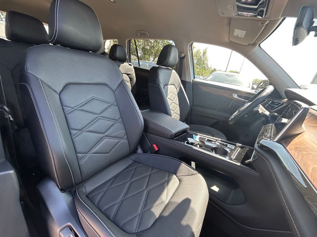 2025 Volkswagen Atlas 2.0T SE w/Technology Tampa FL