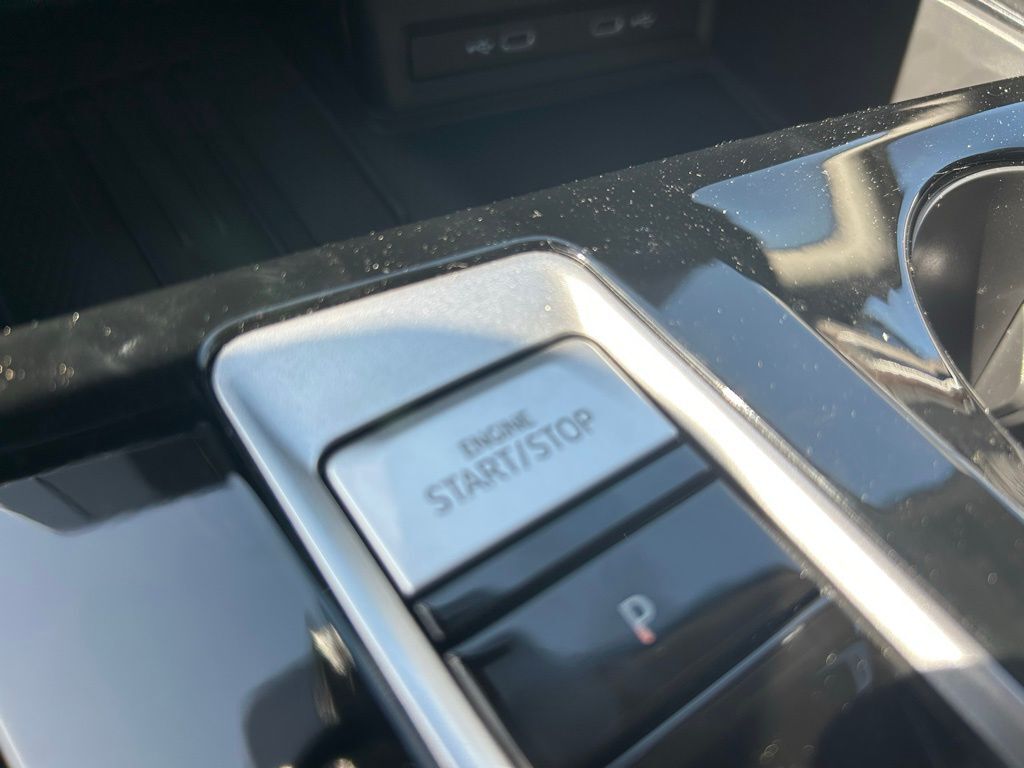 2025 Volkswagen Atlas 2.0T SE w/Technology Tampa FL