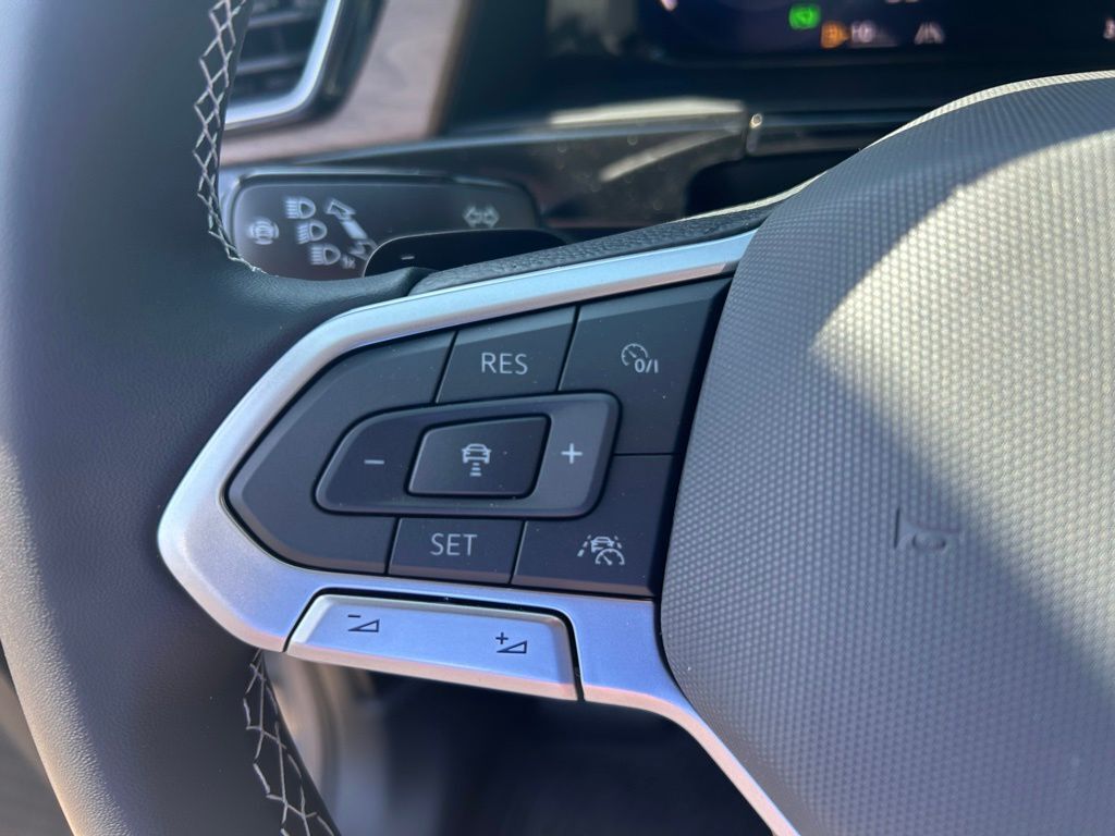 2025 Volkswagen Atlas 2.0T SE w/Technology Tampa FL