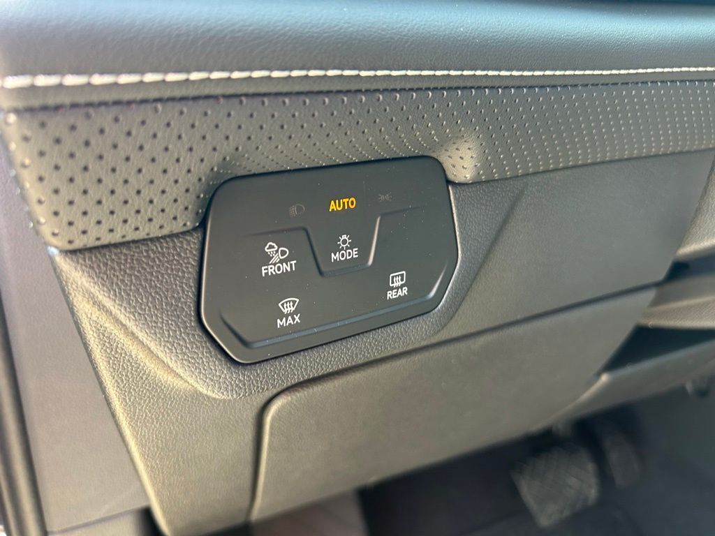 2025 Volkswagen Atlas 2.0T SE w/Technology Tampa FL