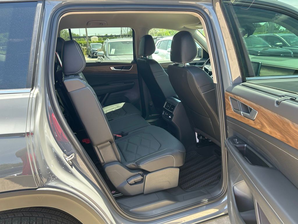 2025 Volkswagen Atlas 2.0T SE w/Technology Tampa FL