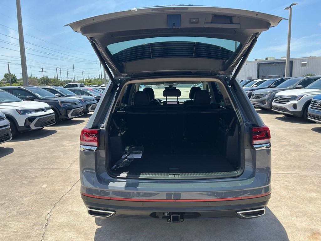 2025 Volkswagen Atlas 2.0T SE w/Technology Tampa FL