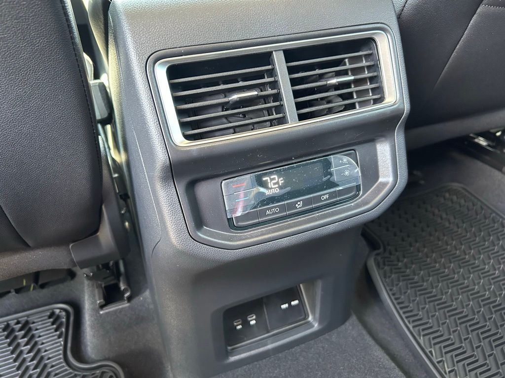 2025 Volkswagen Atlas 2.0T SE w/Technology Tampa FL