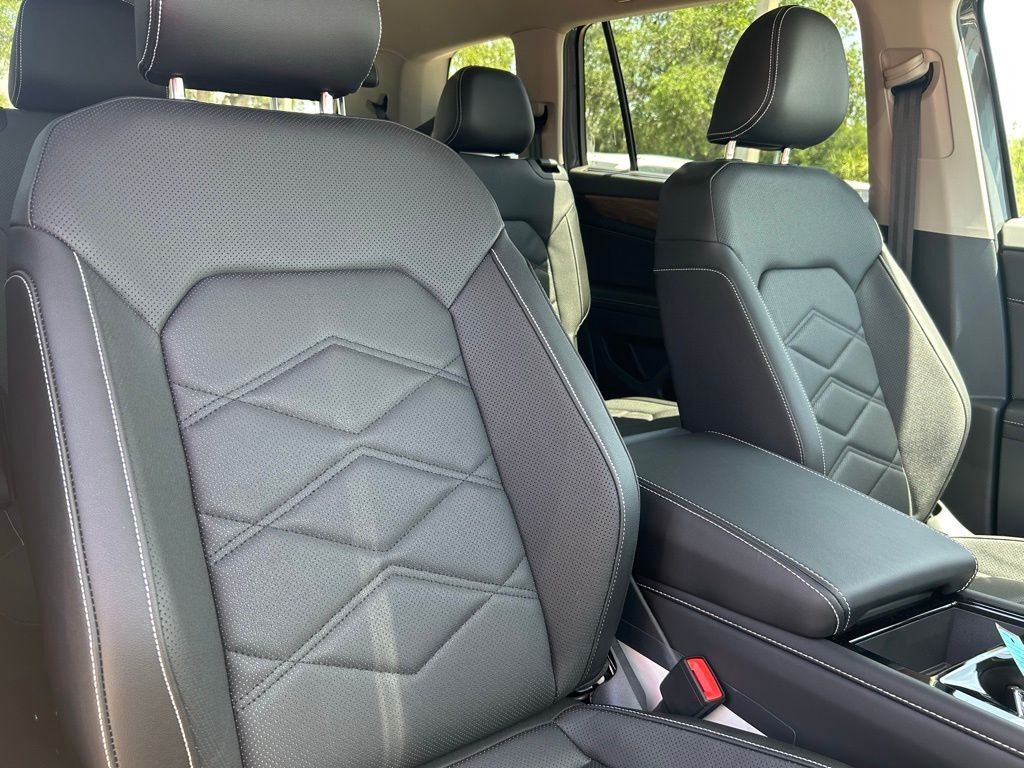 2025 Volkswagen Atlas 2.0T SE w/Technology Tampa FL