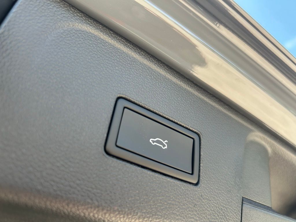 2025 Volkswagen Atlas 2.0T SE w/Technology Tampa FL