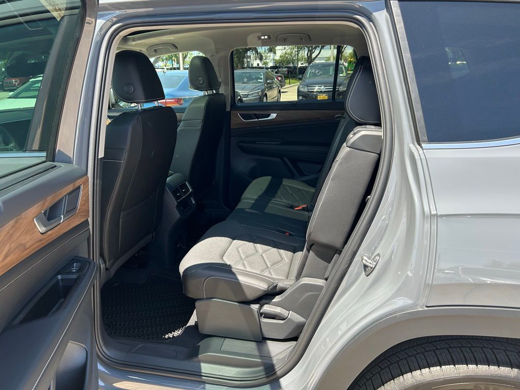 2025 Volkswagen Atlas 2.0T SE w/Technology Tampa FL