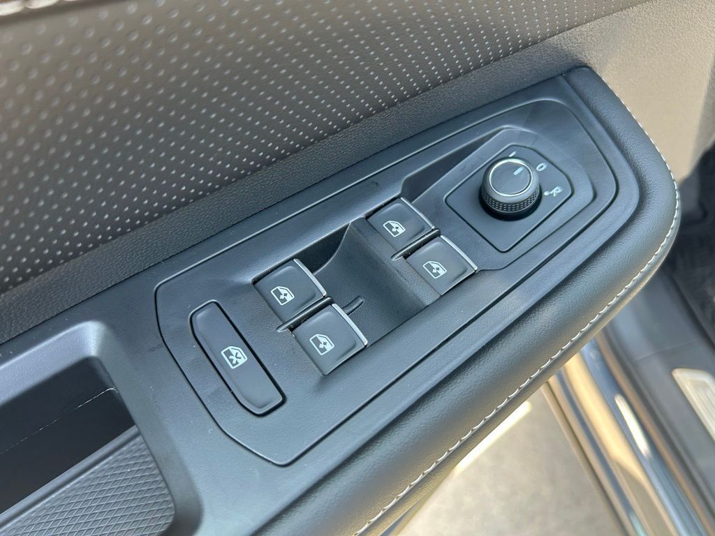 2025 Volkswagen Atlas 2.0T SE w/Technology Tampa FL