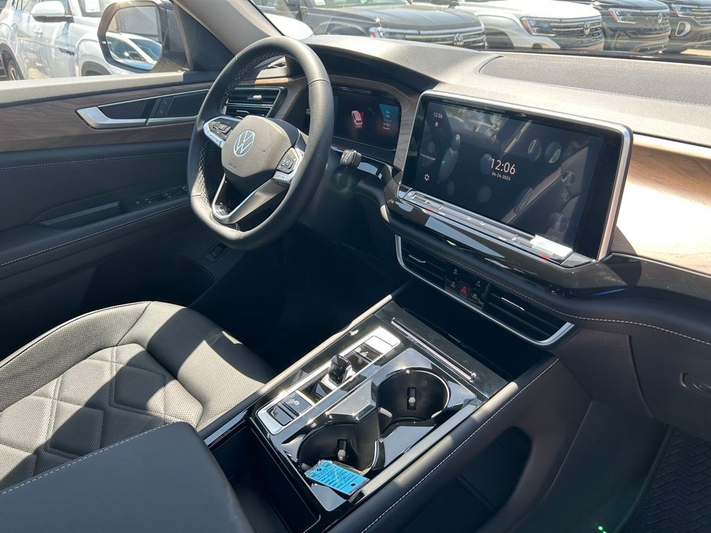2025 Volkswagen Atlas 2.0T SE w/Technology Tampa FL