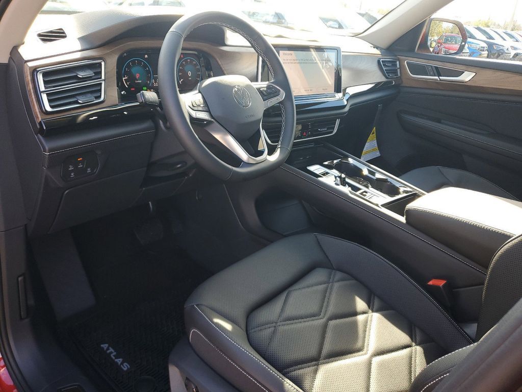 2025 Volkswagen Atlas 2.0T SE w/Technology Tampa FL