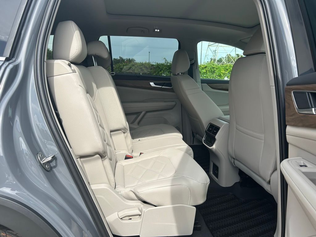 2025 Volkswagen Atlas 2.0T SE w/Technology Tampa FL