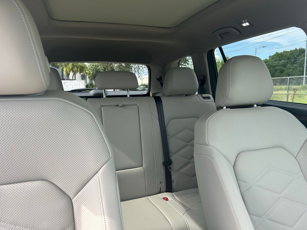 2025 Volkswagen Atlas 2.0T SE w/Technology Tampa FL