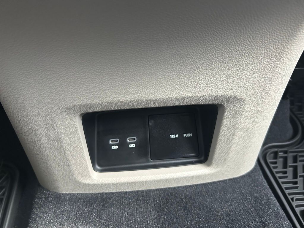2025 Volkswagen Atlas 2.0T SE w/Technology Tampa FL