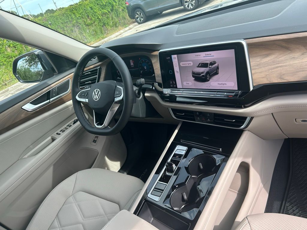2025 Volkswagen Atlas 2.0T SE w/Technology Tampa FL