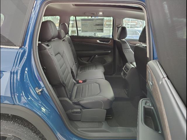 2025 Volkswagen Atlas 2.0T SEL Oshkosh WI