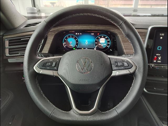 2025 Volkswagen Atlas 2.0T SEL Oshkosh WI