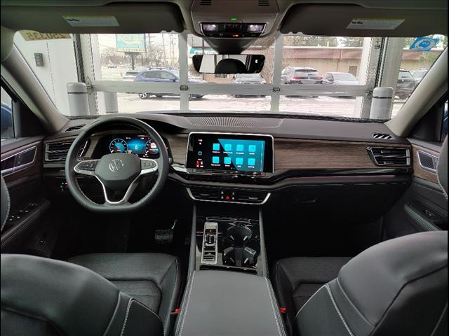 2025 Volkswagen Atlas 2.0T SEL Oshkosh WI