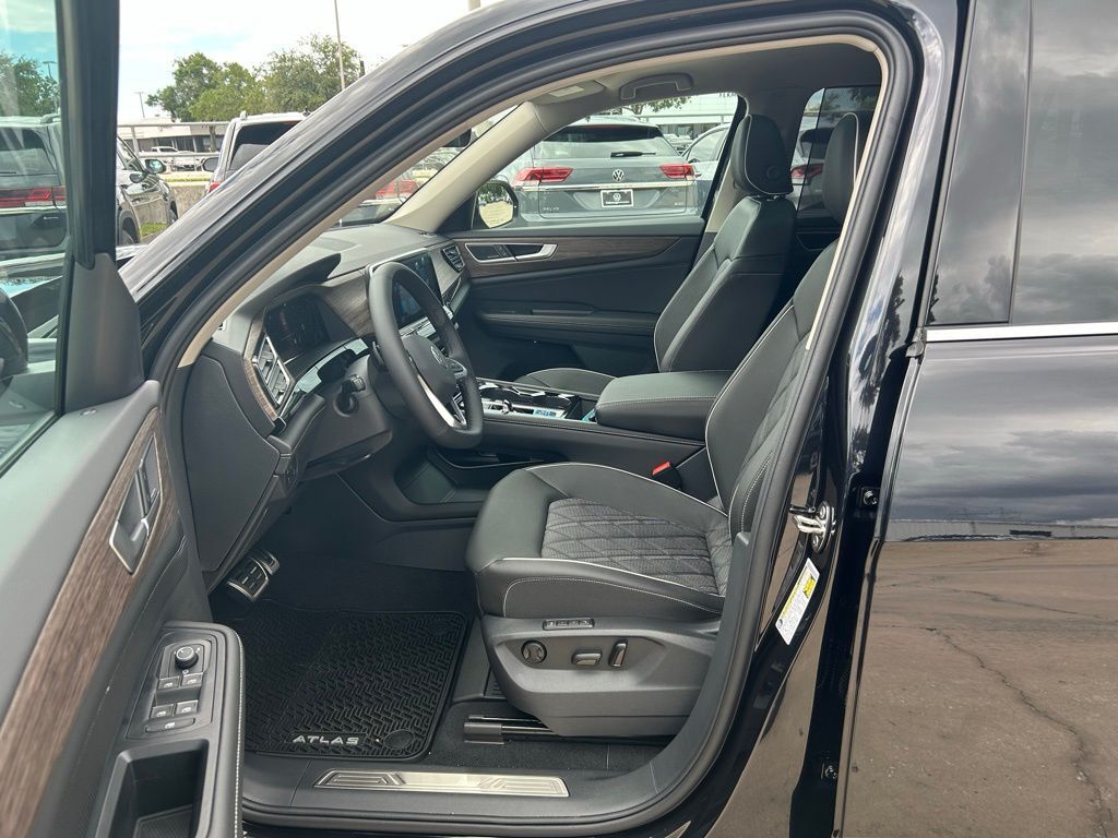 2025 Volkswagen Atlas 2.0T SEL Premium R-Line Tampa FL